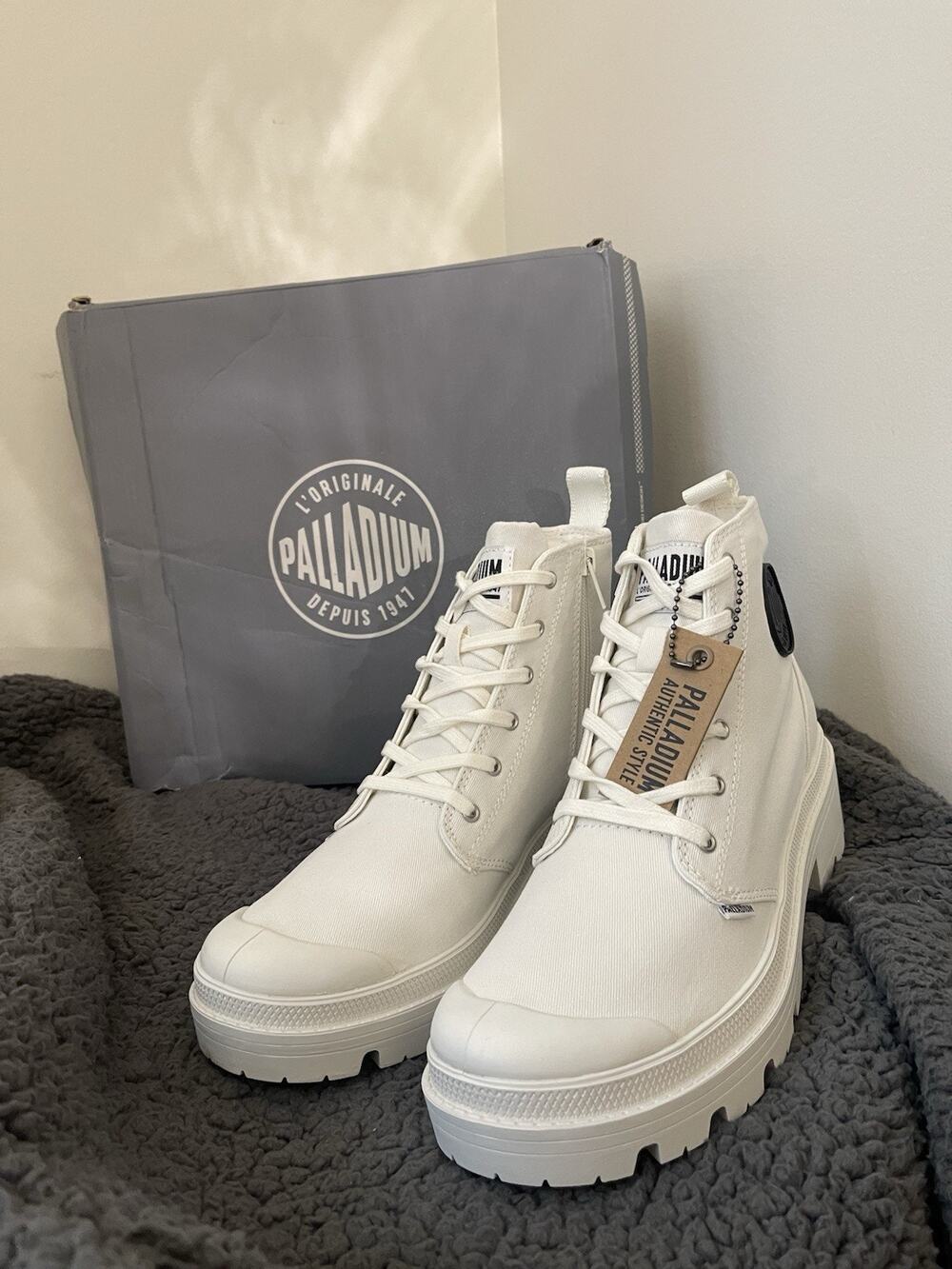 Palladium Women’s Pallabase Twill Platform Boot, Star White, Size 6.5